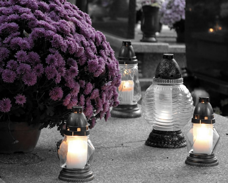 Cemetery candles