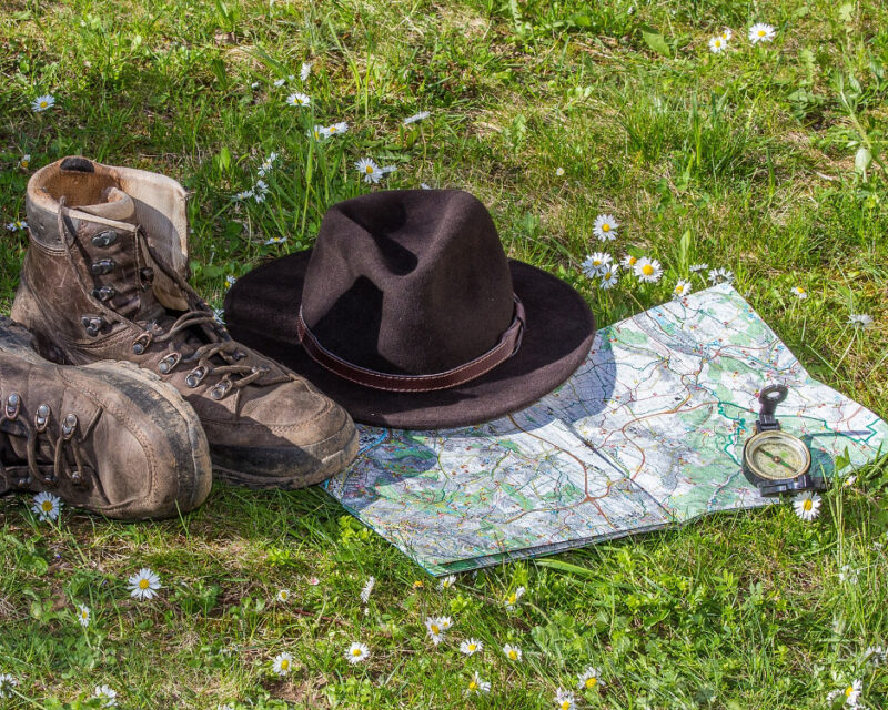 hat and map