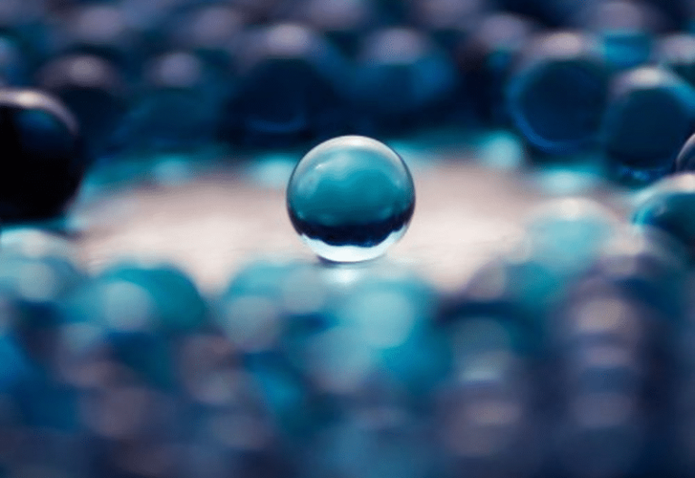 An image of a solo drop of water