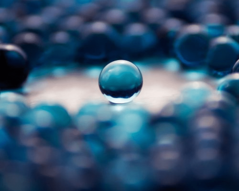 An image of a solo drop of water