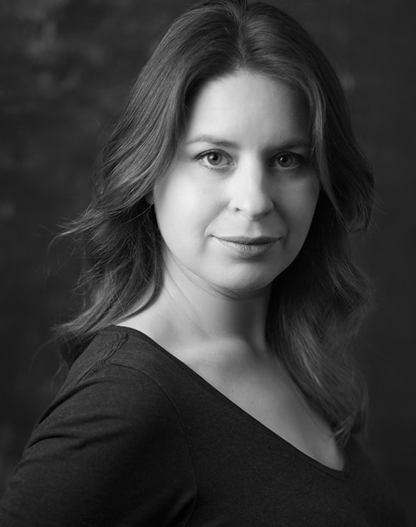Holly Race by Alex Beckett